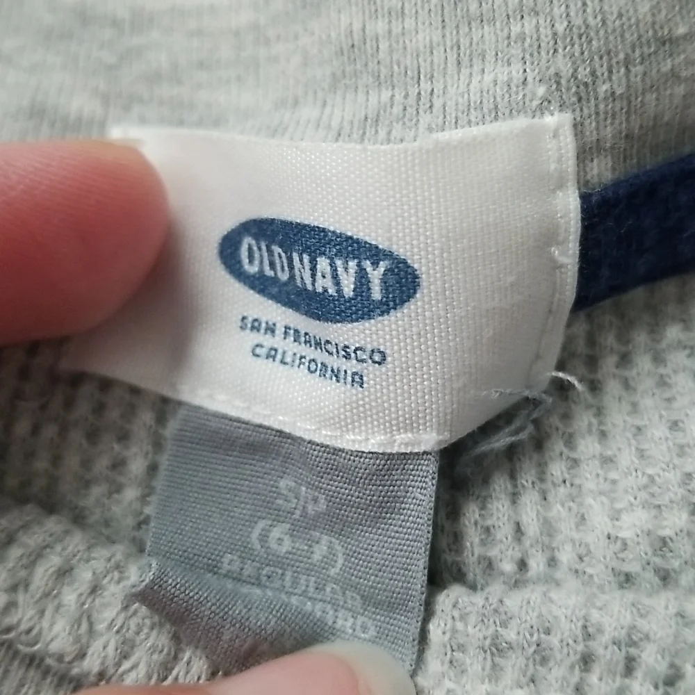Old Navy Boy's Knit Long Sleeve Shirt